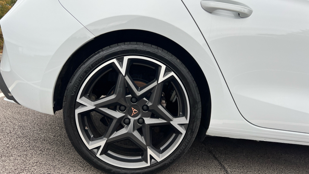 Cupra Leon Leon 1.5 Etsi 150 V2 Dsg White #5
