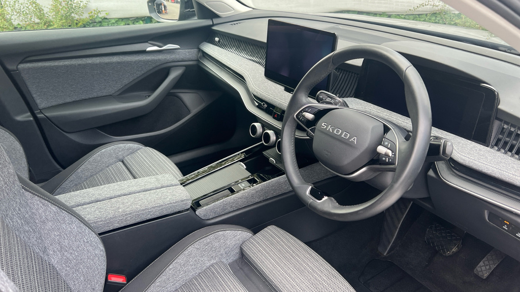 Skoda Superb Superb 1.5 Tsi Iv Se Technology Dsg EN25OMG Black #6