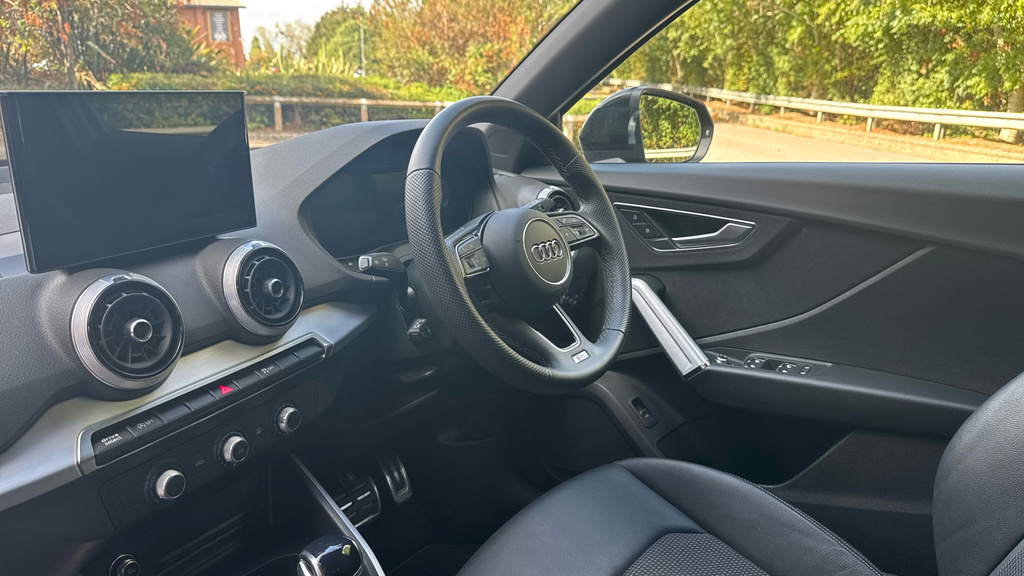 Audi Q2 Q2 35 Tfsi S Line S Tronic Black #2