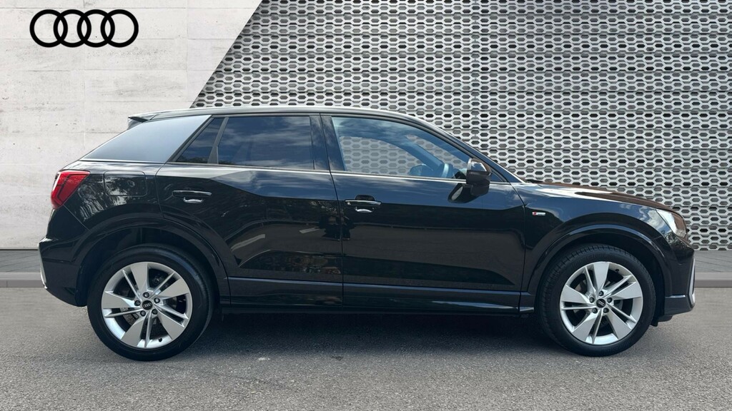 Audi Q2 Q2 35 Tfsi S Line S Tronic Black #4