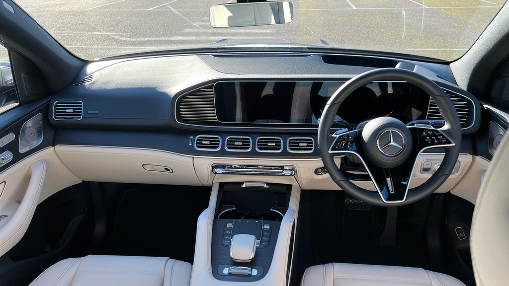 Mercedes-Benz GLE Class 450D 4Matic Amg Line Premium Black #22