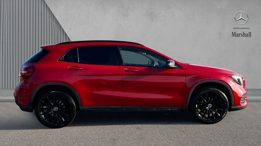 Mercedes-Benz GLA Class Gla 200 Amg Line Edition Plus Red #4