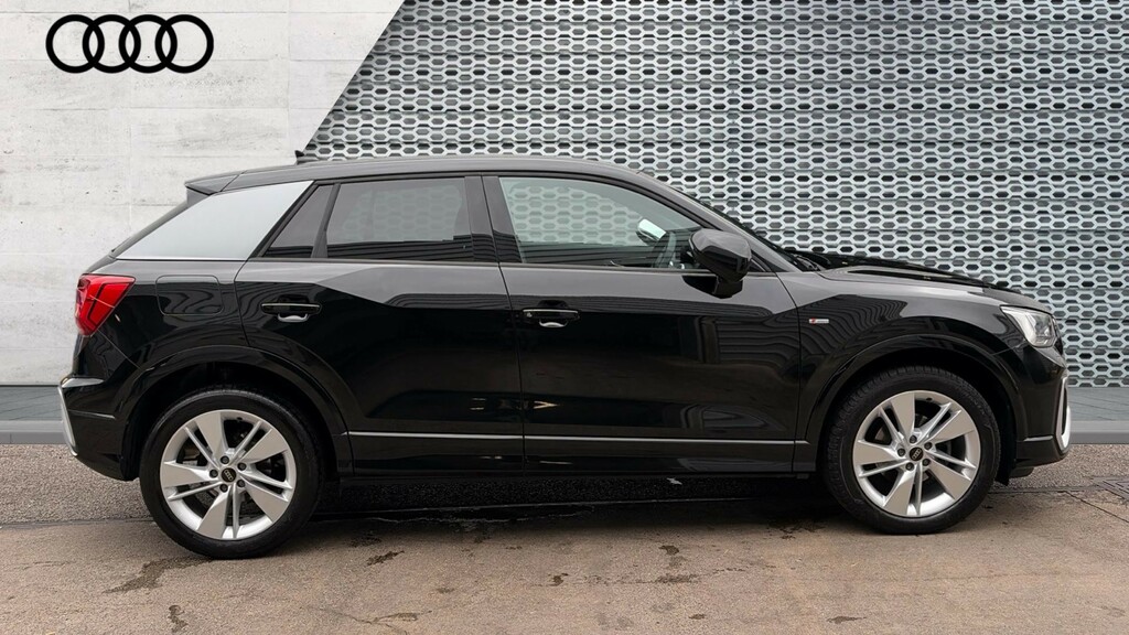 Audi Q2 Q2 35 Tfsi S Line S Tronic Black #4