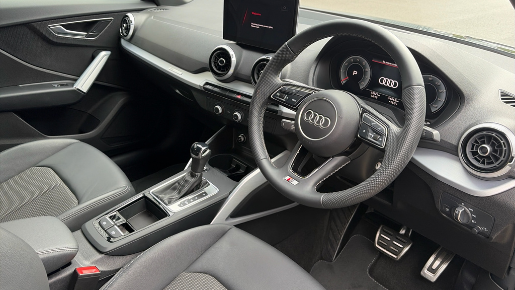 Audi Q2 Q2 35 Tfsi S Line S Tronic Black #6