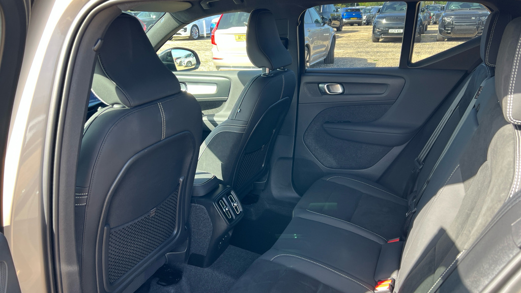 Volvo XC40 Xc40 2.0 B3p Plus Dark  #6