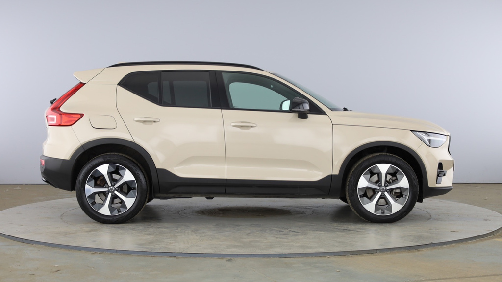 Volvo XC40 Xc40 2.0 B3p Plus Dark KN75NXX #2