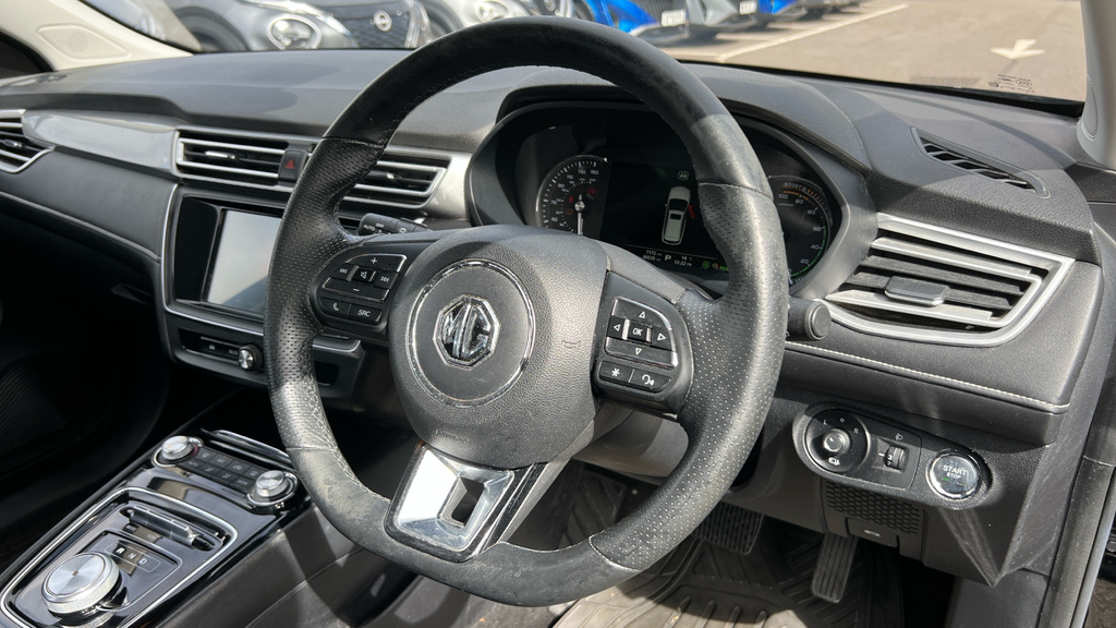 MG MG5 52.5Kwh Excite Silver #9