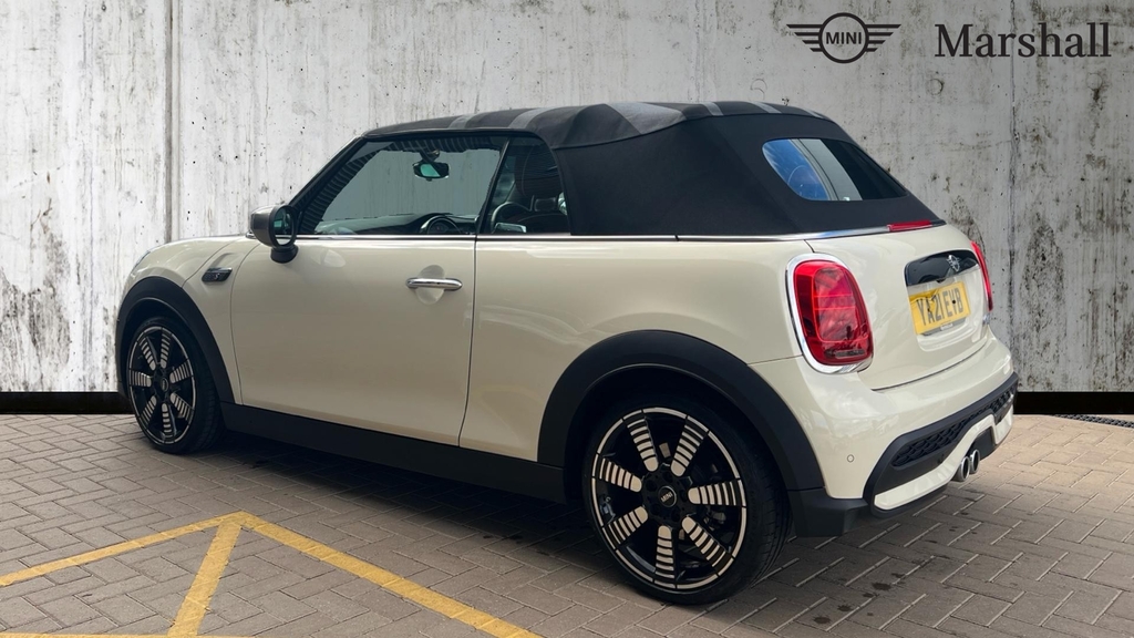 Mini Convertible Convertible 2.0 Cooper S Exclusive White #2