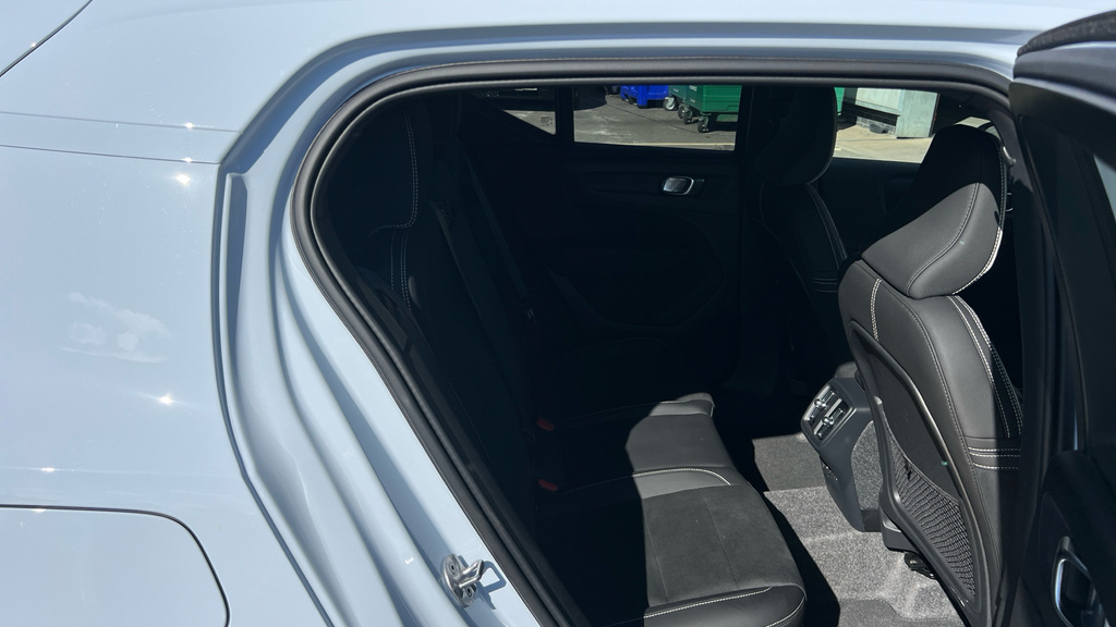 Volvo XC40 Xc40 2.0 B4p Plus Dark OY75YLV Blue #6