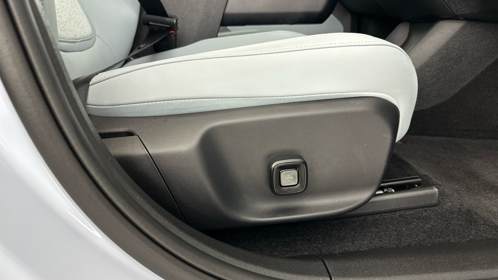 Volvo EX30 Ultra, Twin Motor Performance, Grey #17