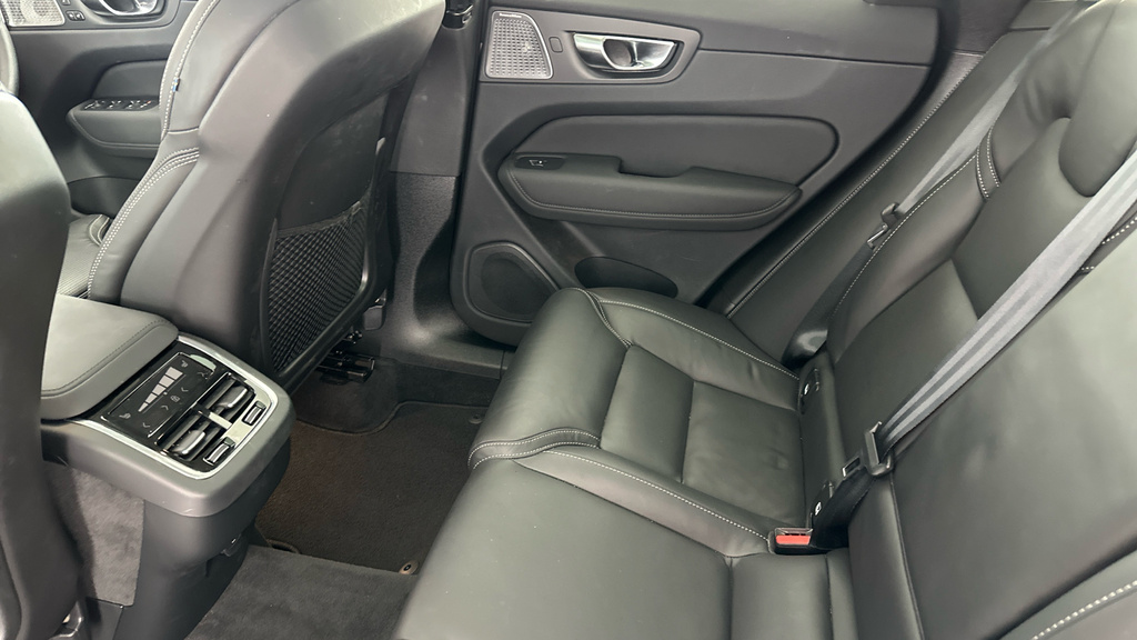 Volvo XC60 Plus, B5 Awd Mild Hybrid, Dark Silver #13