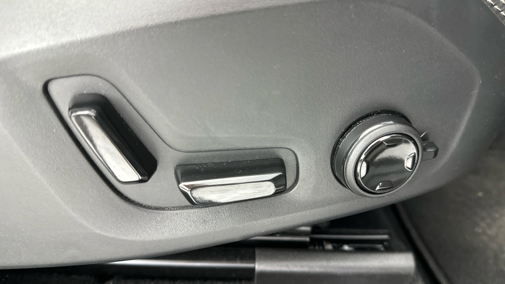 Volvo XC60 Plus, B5 Awd Mild Hybrid, Dark Silver #21