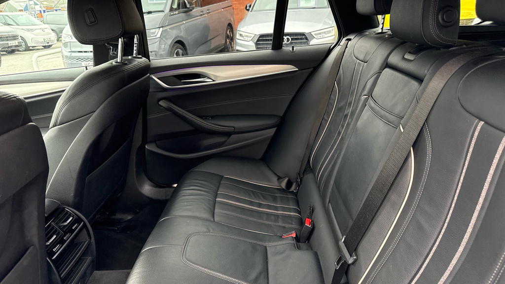 BMW 5 Series 520D M Sport Blue #14