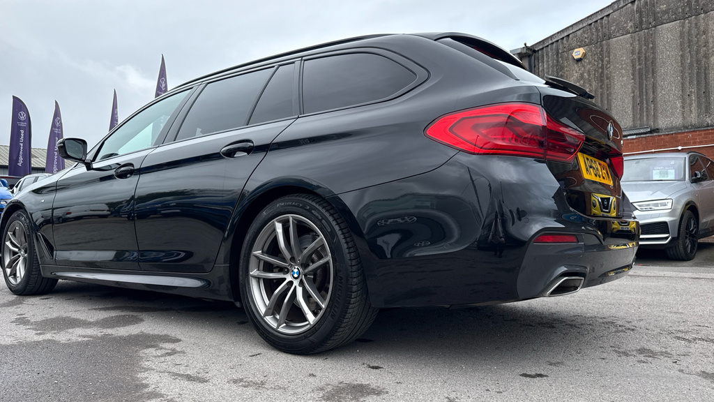 BMW 5 Series 520D M Sport Blue #35