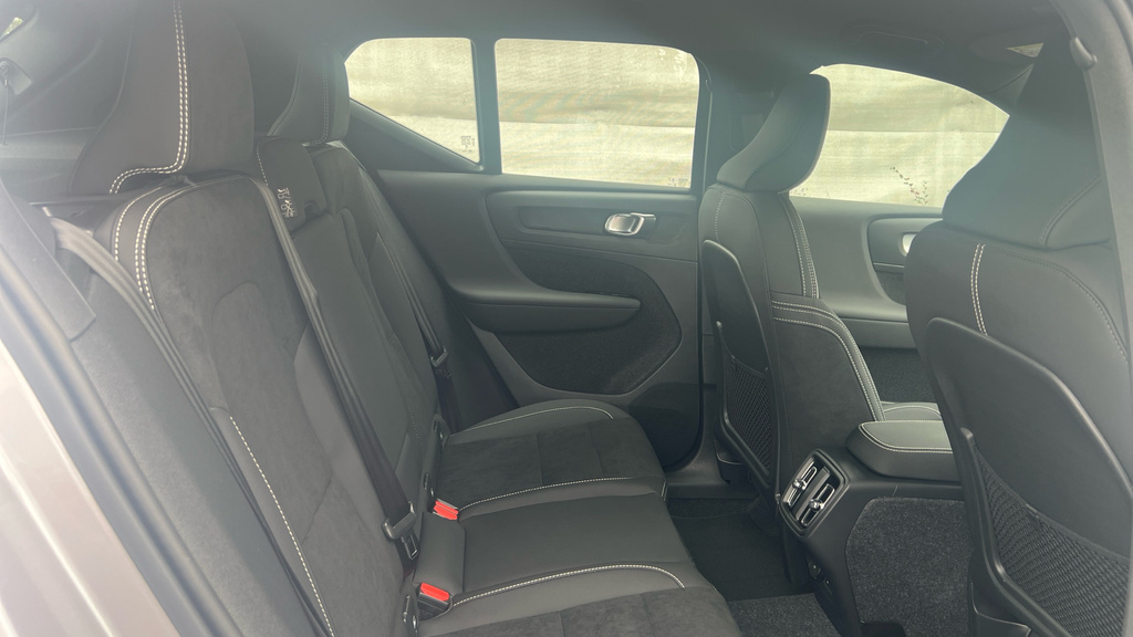 Volvo XC40 Volvo Xc40 Estate 2.0 B3p Plus Dark Silver #6