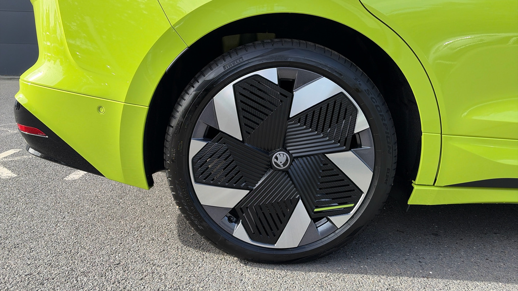 Skoda ENYAQ Enyaq Vrs 82 Kwh 340 Ps Single Speed 4X4 Green #5