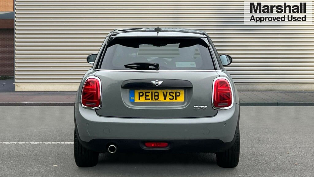 Mini Hatch Hatchback 1.5 Cooper II Grey #4