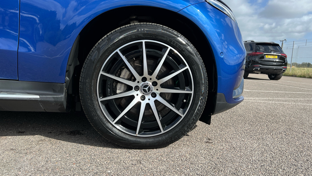 Mercedes-Benz EQC Eqc 400 300Kw Amg Line Edition 80Kwh Blue #4