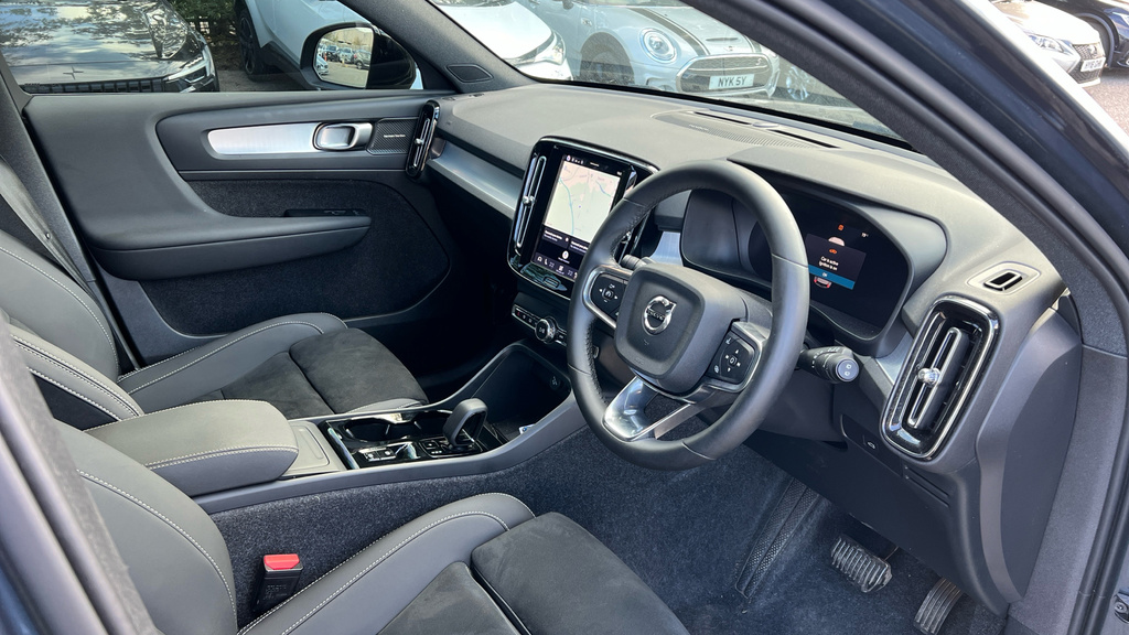 Volvo XC40 Xc40 2.0 B4p Plus Black Edition BW25FNS Blue #4