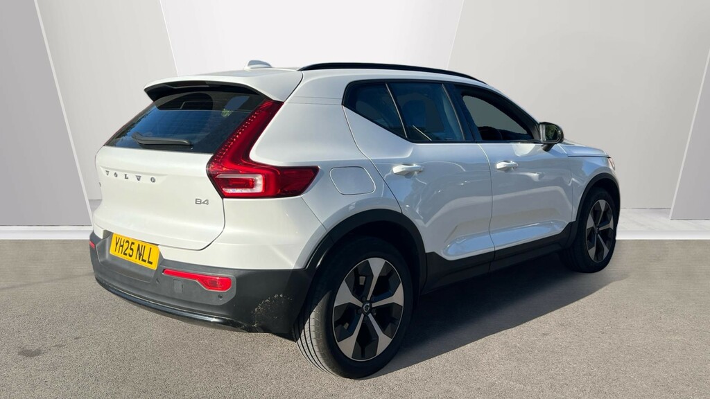 Volvo XC40 Xc40 2.0 B4p Plus Dark YH25NLL White #2