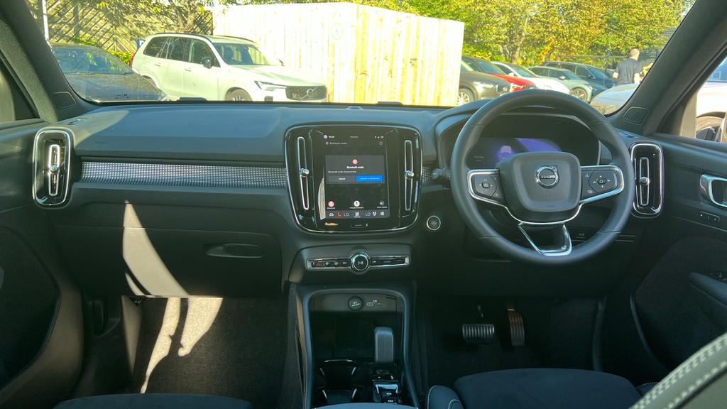 Volvo XC40 Xc40 2.0 B4p Plus Dark YH25NLL White #5