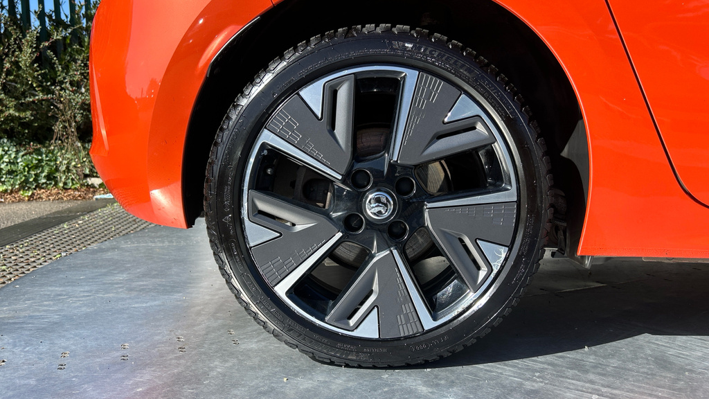 Vauxhall Corsa-e 100Kw Sri Nav Premium 50Kwh 7.4Kwch Red #17