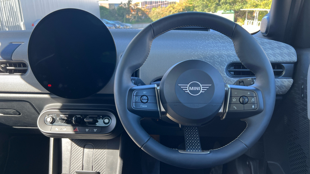 Mini Hatch Cooper 1.5 C Exclusive Red #5