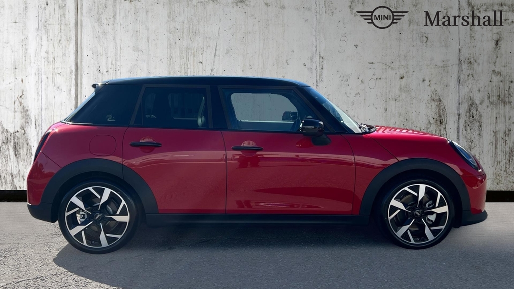 Mini Hatch Cooper 1.5 C Exclusive Red #3