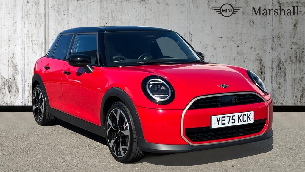 Mini Hatch Cooper 1.5 C Exclusive Red