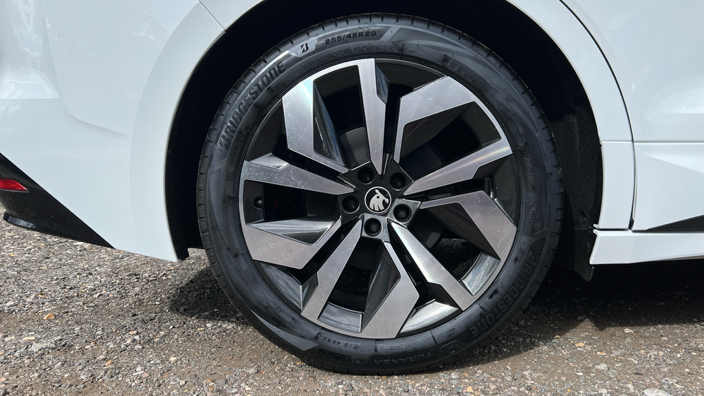 Skoda ENYAQ Enyaq 210Kw 85 Sportline 82Kwh White #5
