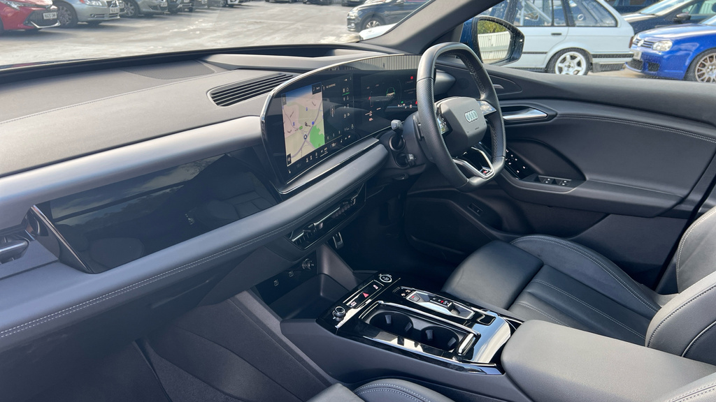 Audi Q6 E-Tron 285Kw Quattro 100Kwh S Line 2025 Black #2