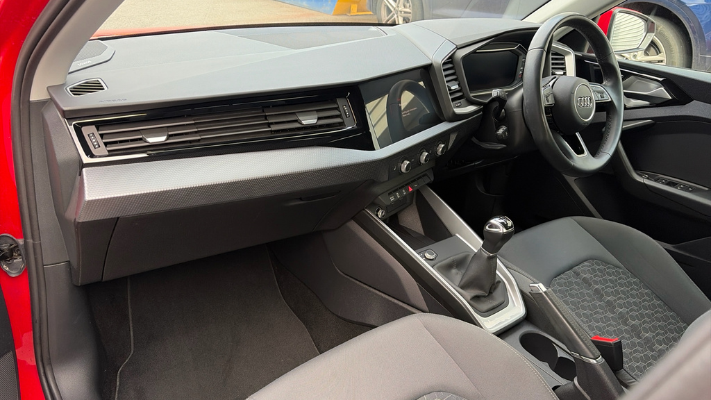 Audi A1 30 Tfsi 110 Sport S Tronic Silver #2