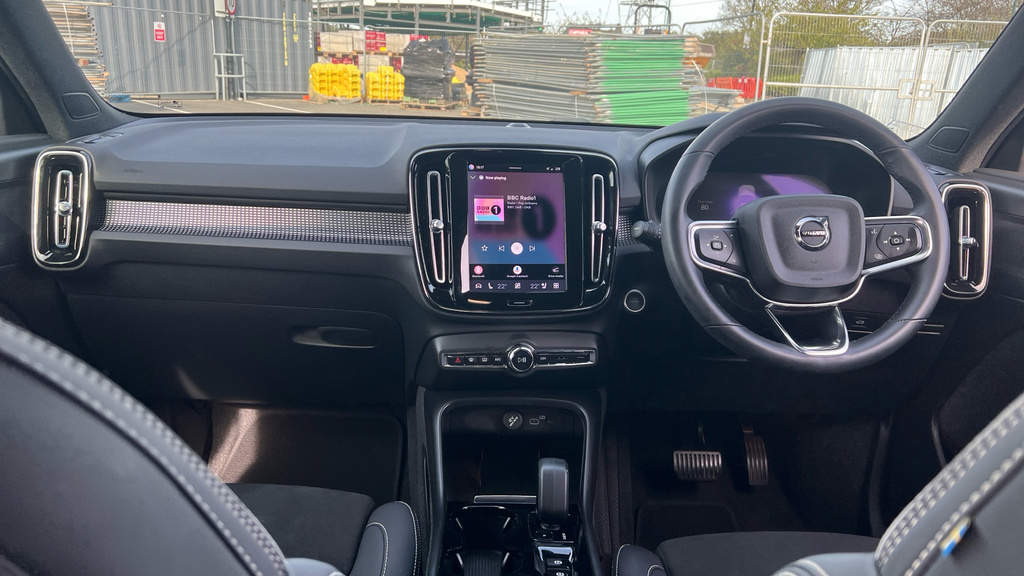Volvo XC40 Xc40 2.0 B3p Plus Dark YS72AAN White #5