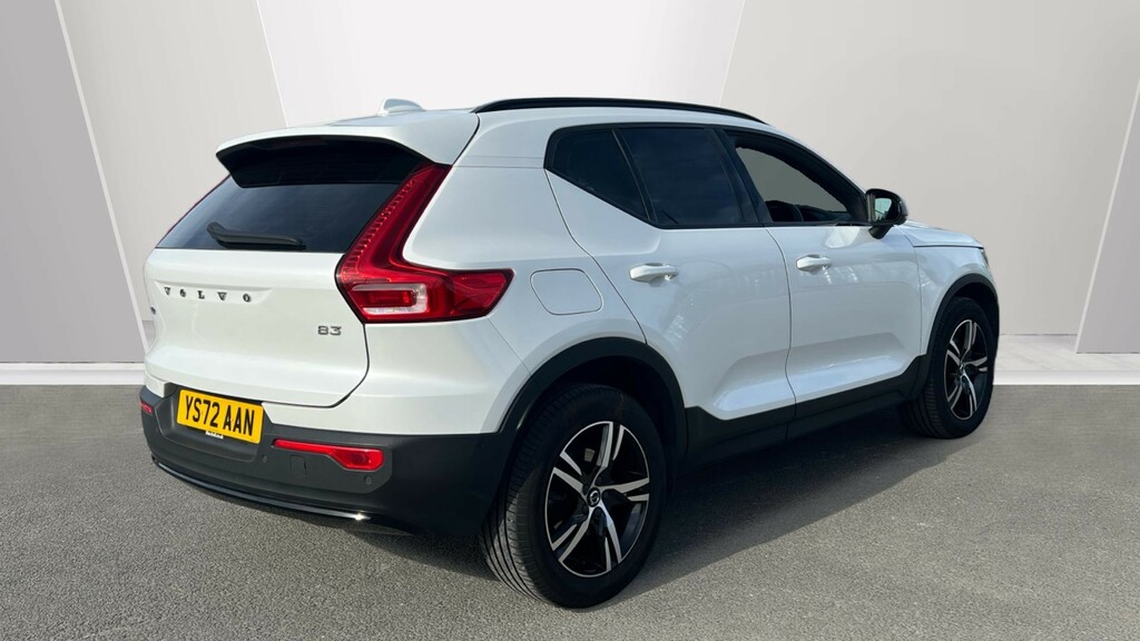 Volvo XC40 Xc40 2.0 B3p Plus Dark YS72AAN White #2