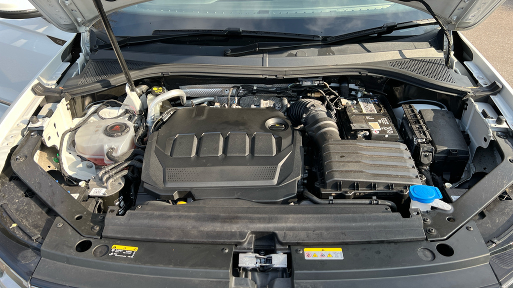 Volkswagen Tiguan Elegance Silver #16