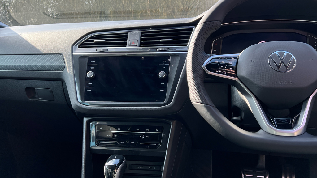 Volkswagen Tiguan Elegance Silver #12