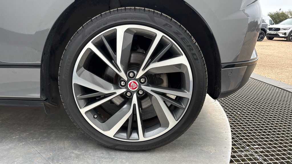 Jaguar I-Pace 400 90Kwh Hse Suv 4Wd 400 Ps Red #18