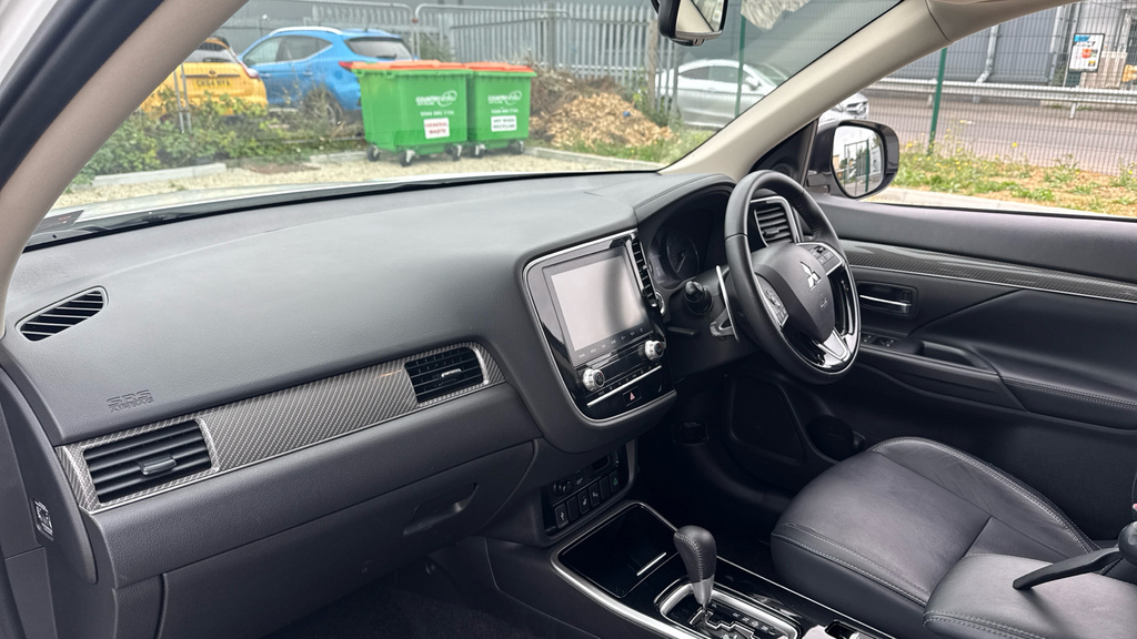 Mitsubishi Outlander 2.4 Phev Dynamic 222 Bhp Eco Hybrid Electr Black #7