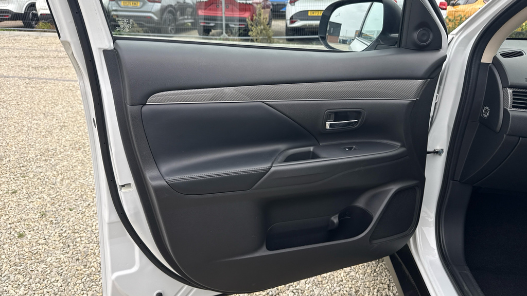 Mitsubishi Outlander 2.4 Phev Dynamic 222 Bhp Eco Hybrid Electr Black #20