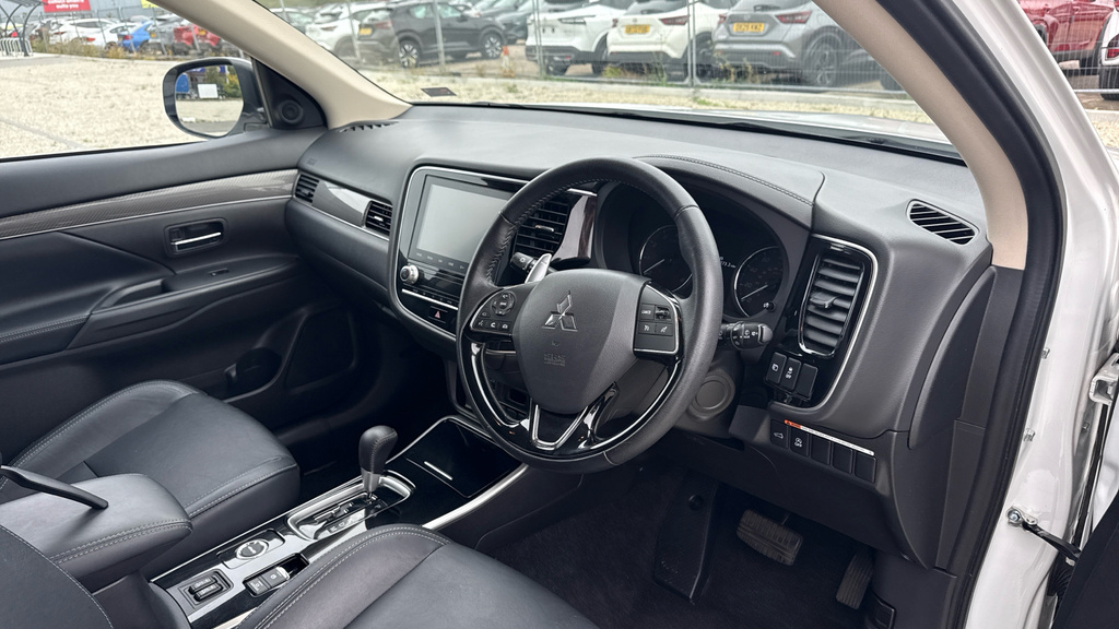 Mitsubishi Outlander 2.4 Phev Dynamic 222 Bhp Eco Hybrid Electr Black #14