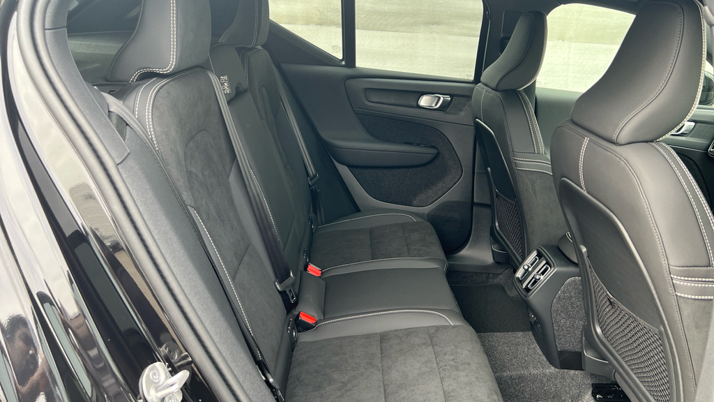 Volvo XC40 Xc40 2.0 B3p Plus Black Edition Black #6