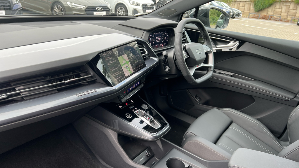 Audi Q4 E Tron Q4 210Kw 45 82Kwh Black Edition White #2