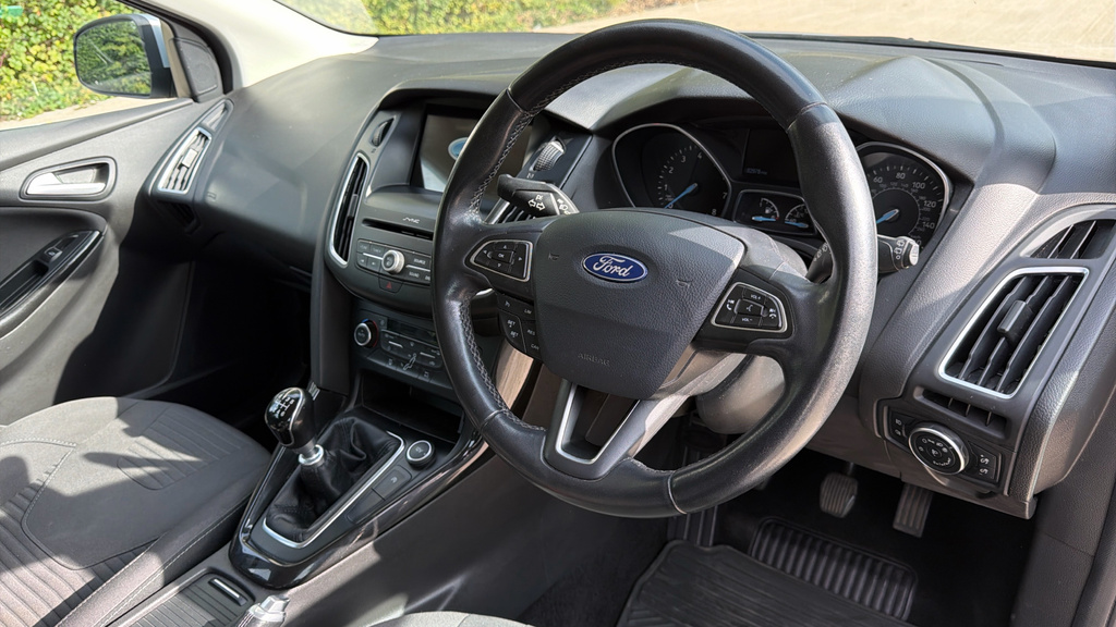 Ford Focus T Ecoboost Titanium Hatchback Euro Blue #9