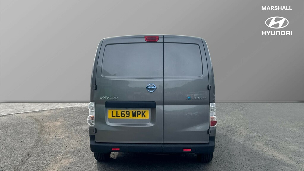 Nissan e-NV200 A4 Allroad 2.0T Fsi Quattro S Tronic Grey #4
