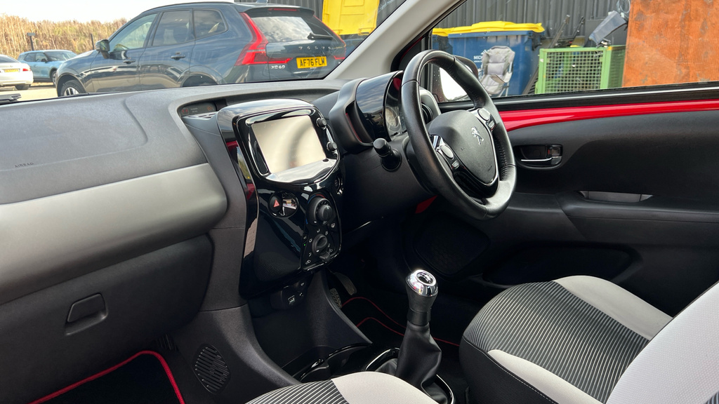 Peugeot 108  White #10