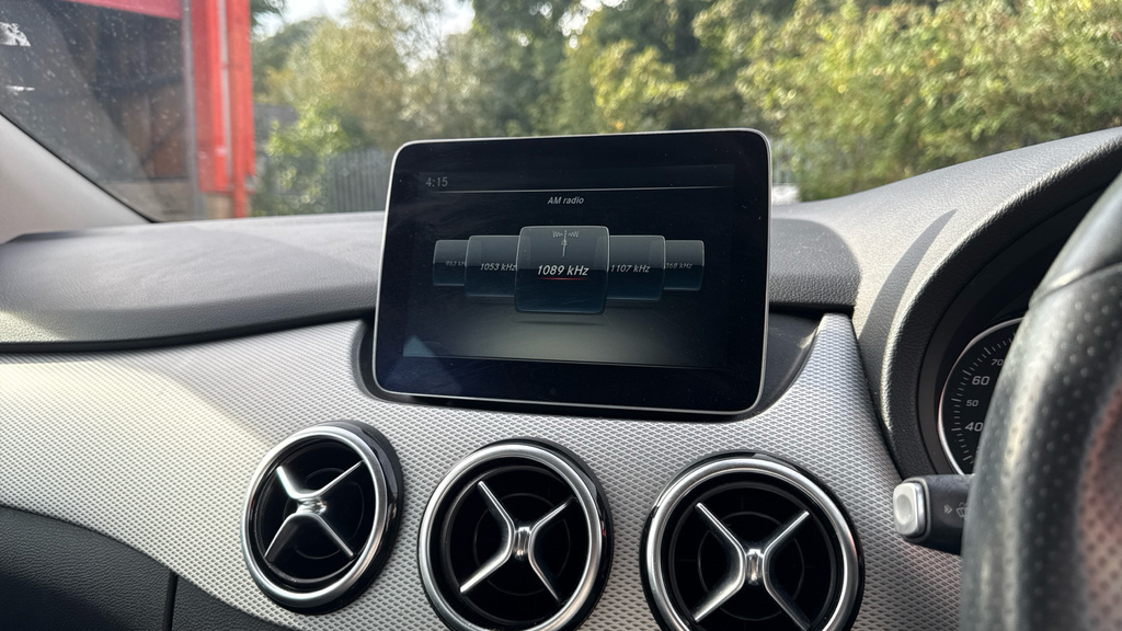 Mercedes-Benz B Class B 200 Sport Premium Blue #31