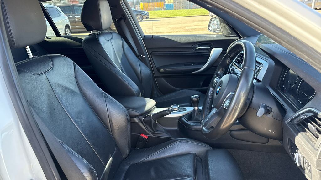 BMW 1 Series 116D Sport Black #11