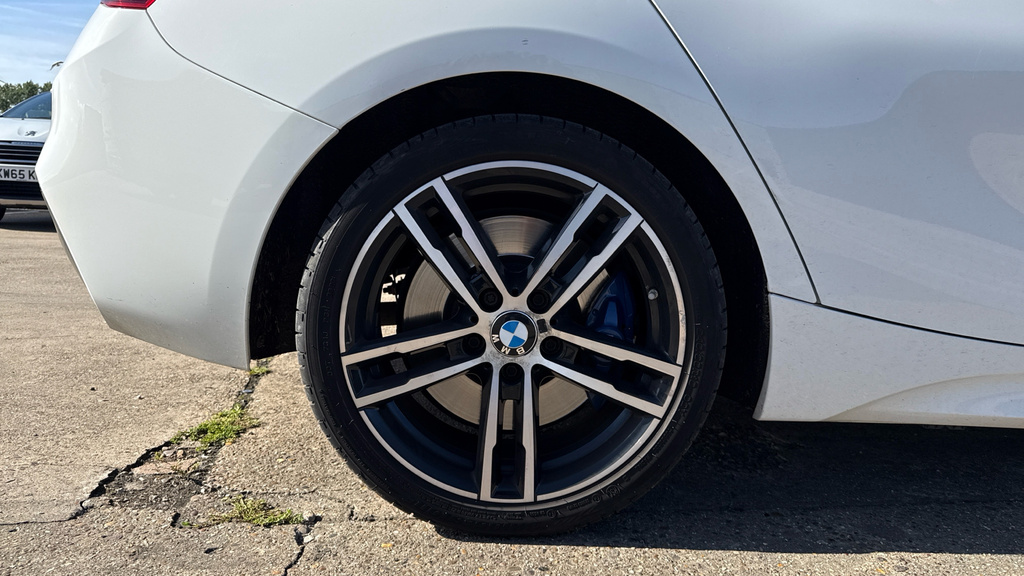 BMW 1 Series 116D Sport Black #27