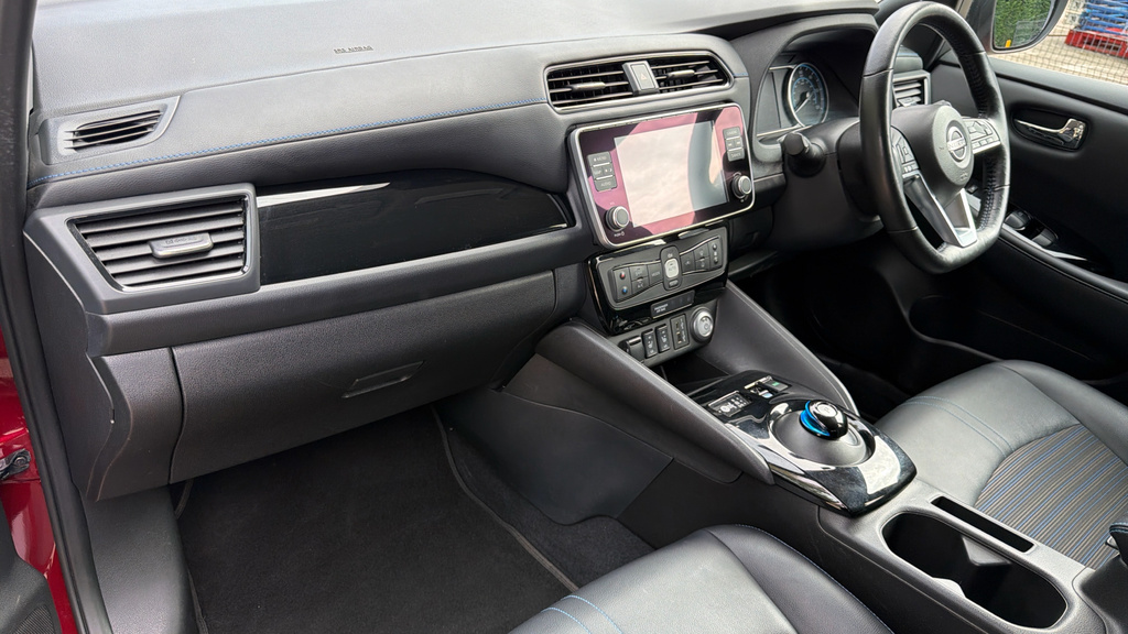 Nissan Leaf 160Kw E N-connecta 59Kwh Red #7