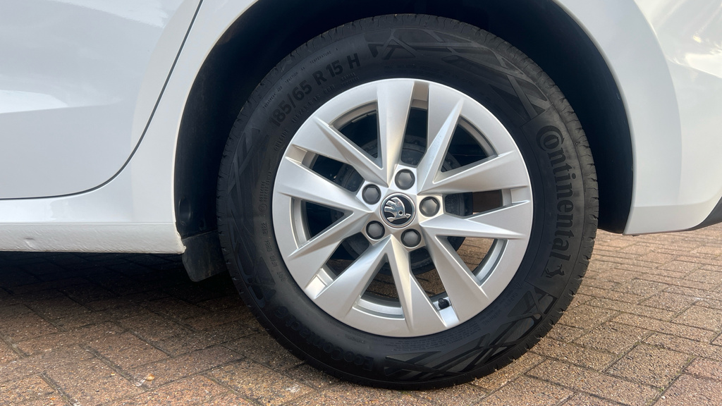 Skoda Fabia Fabia Colour Edition Tsi White #18